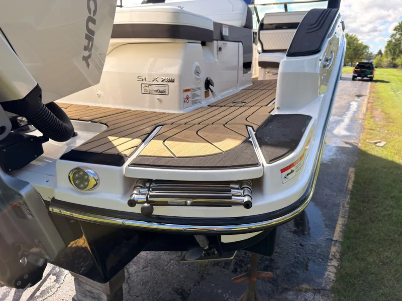 Slide: The Image of Sea Ray SLX 280 Outboard 2026 - 14
