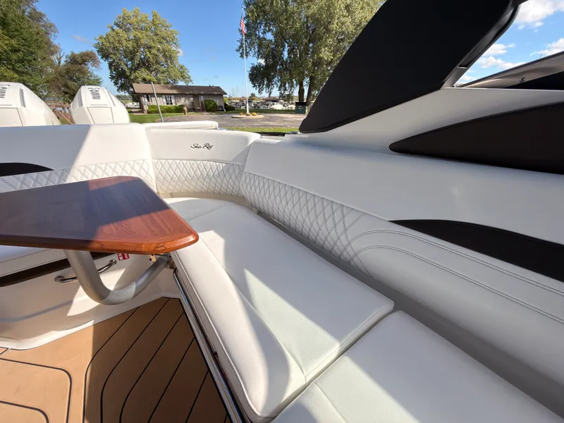 Slide: The Image of Sea Ray SLX 280 Outboard 2026 - 43