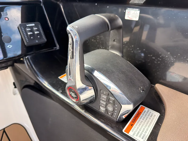 Slide: The Image of Sea Ray SLX 280 Outboard 2026 - 73