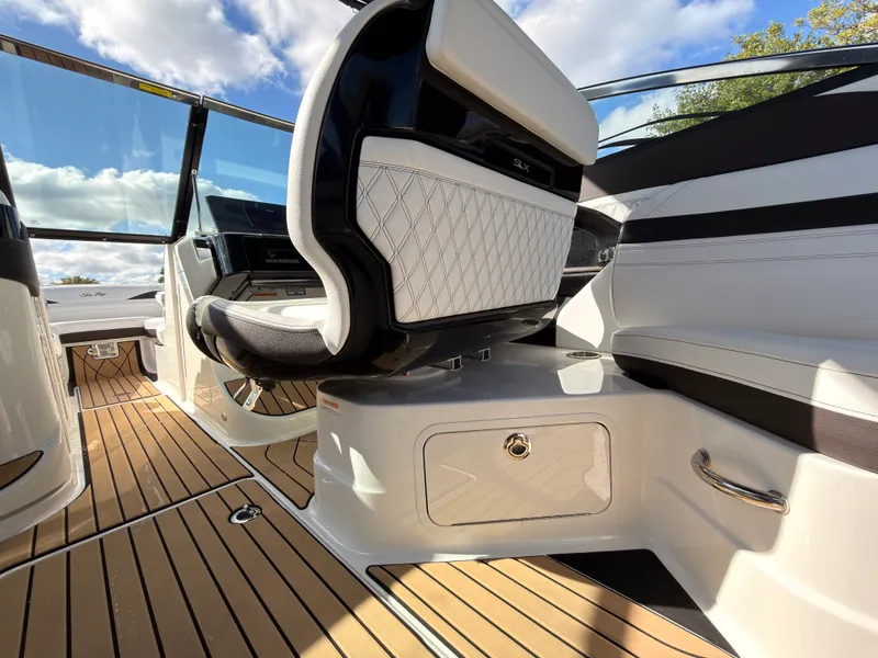 Slide: The Image of Sea Ray SLX 280 Outboard 2026 - 53