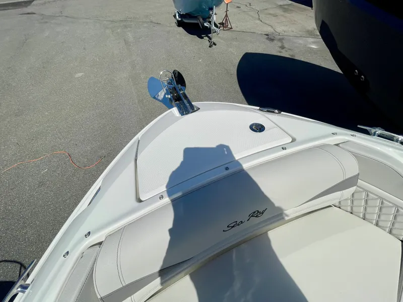 Slide: The Image of Sea Ray SLX 260 Outboard 2026 - 14