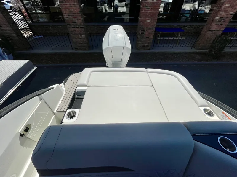Slide: The Image of Sea Ray SLX 260 Outboard 2026 - 3
