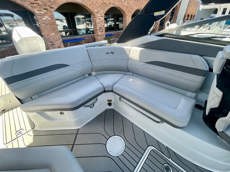 Slide: The Image of Sea Ray SLX 260 Outboard 2026 - 4