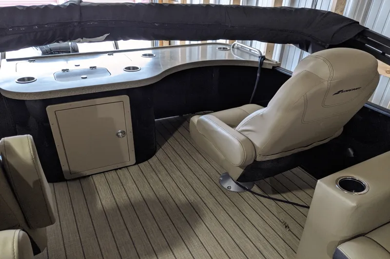 Slide: The Image of Starcraft CX23E 2023 - 7