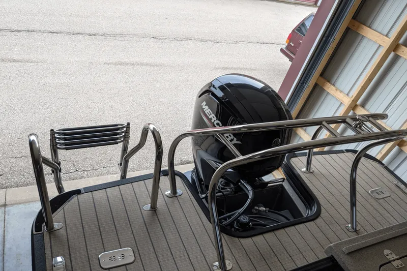 Slide: The Image of Starcraft CX23E 2023 - 8