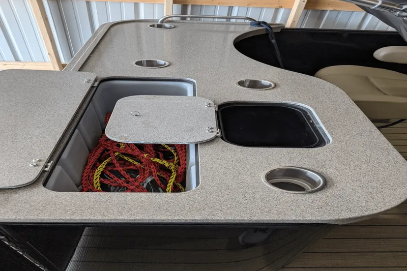 Slide: The Image of Starcraft CX23E 2023 - 9