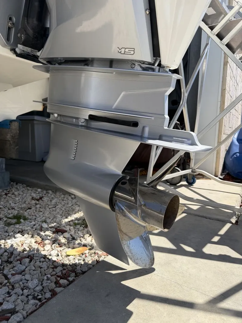 Slide: The Image of Sea Ray SDX 270 OUTBOARD 2024 - 1