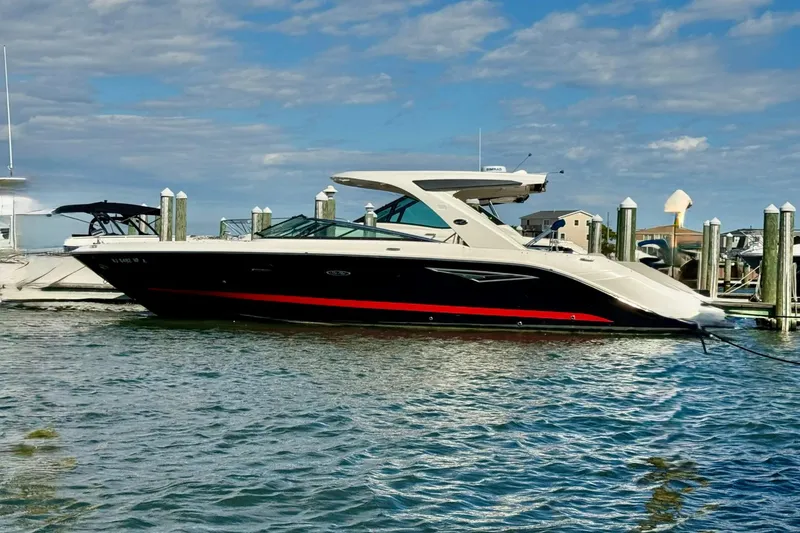 The Image of Sea Ray SLX 310 2021 - 0