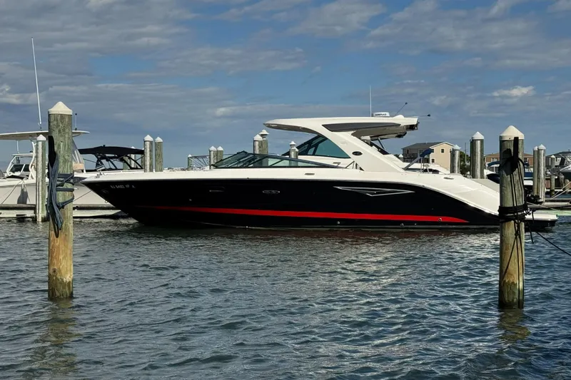 Slide: The Image of Sea Ray SLX 310 2021 - 44