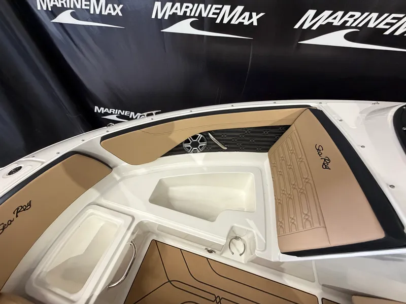 Slide: The Image of Sea Ray SPX 210 2026 - 46