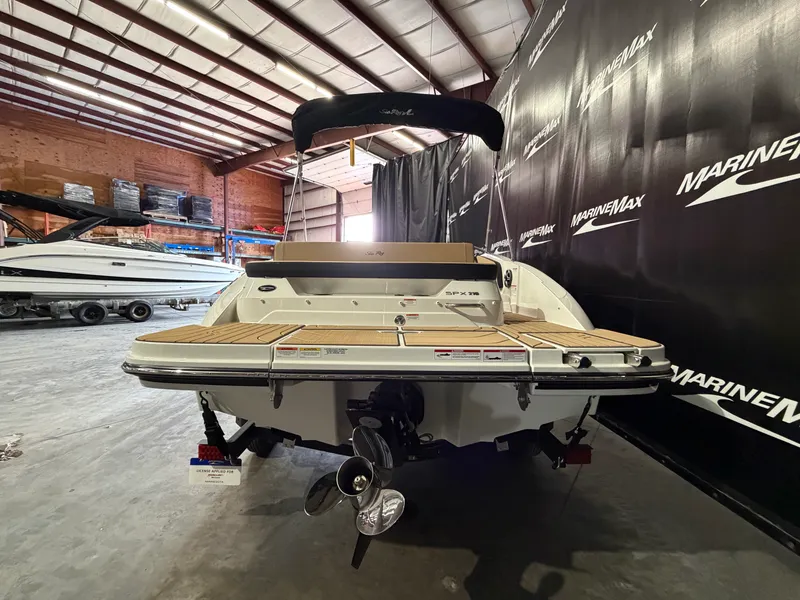 Slide: The Image of Sea Ray SPX 210 2026 - 7