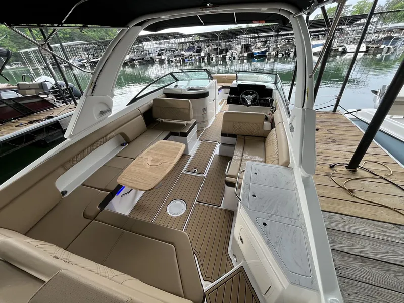 Slide: The Image of Sea Ray SDX 290 2026 - 12