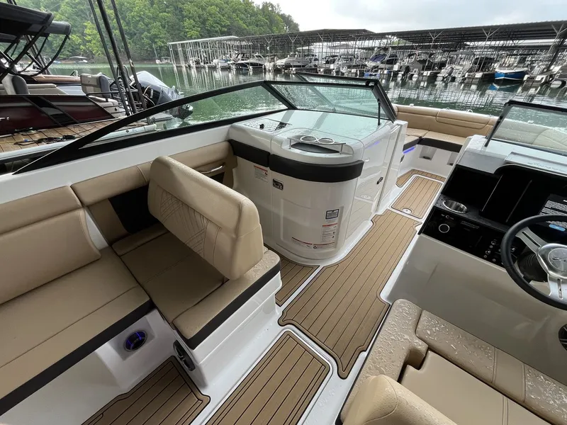Slide: The Image of Sea Ray SDX 290 2026 - 8