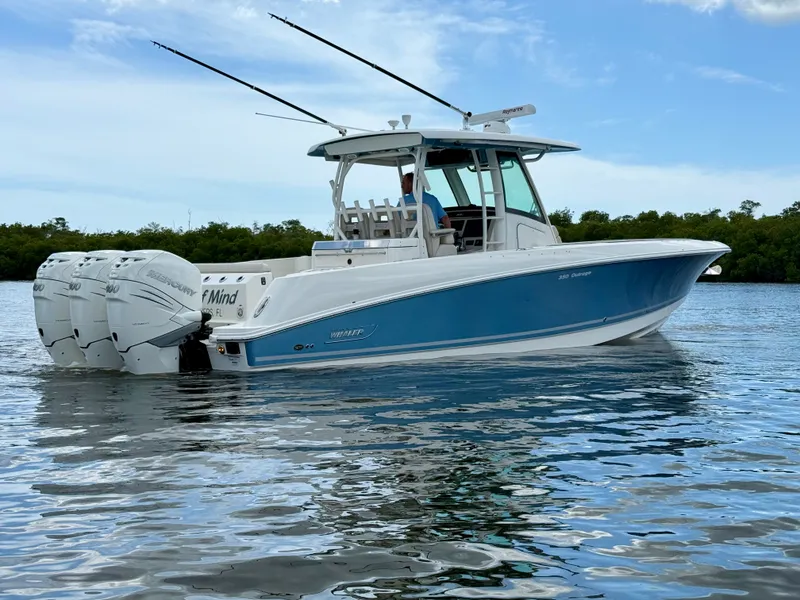 Slide: The Image of Boston Whaler 350 OUTRAGE 2022 - 1