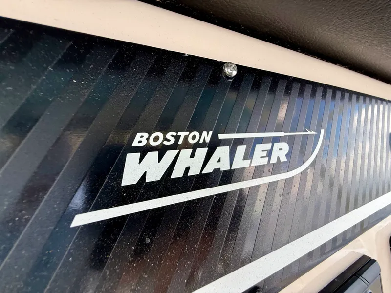 Slide: The Image of Boston Whaler 350 OUTRAGE 2022 - 33
