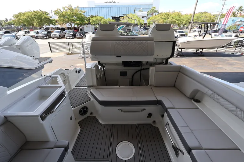 Slide: The Image of Sea Ray SDX 290 Outboard 2026 - 14