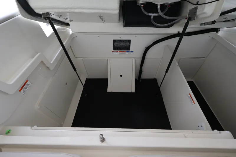Slide: The Image of Sea Ray SDX 290 Outboard 2026 - 15