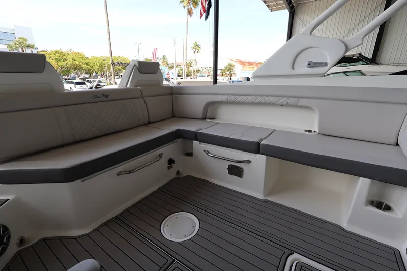 Slide: The Image of Sea Ray SDX 290 Outboard 2026 - 19