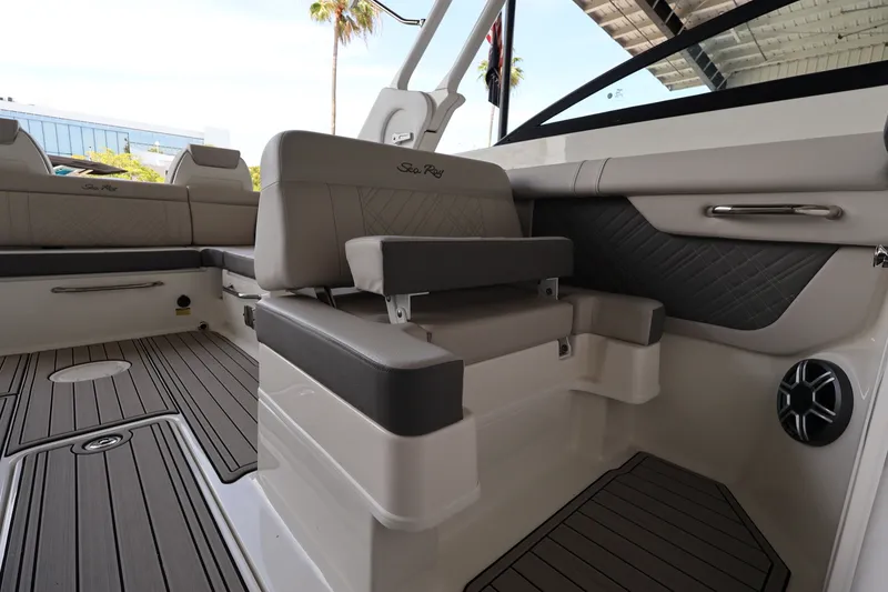 Slide: The Image of Sea Ray SDX 290 Outboard 2026 - 22