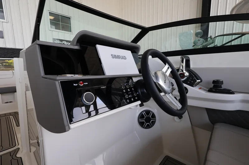 Slide: The Image of Sea Ray SDX 290 Outboard 2026 - 27