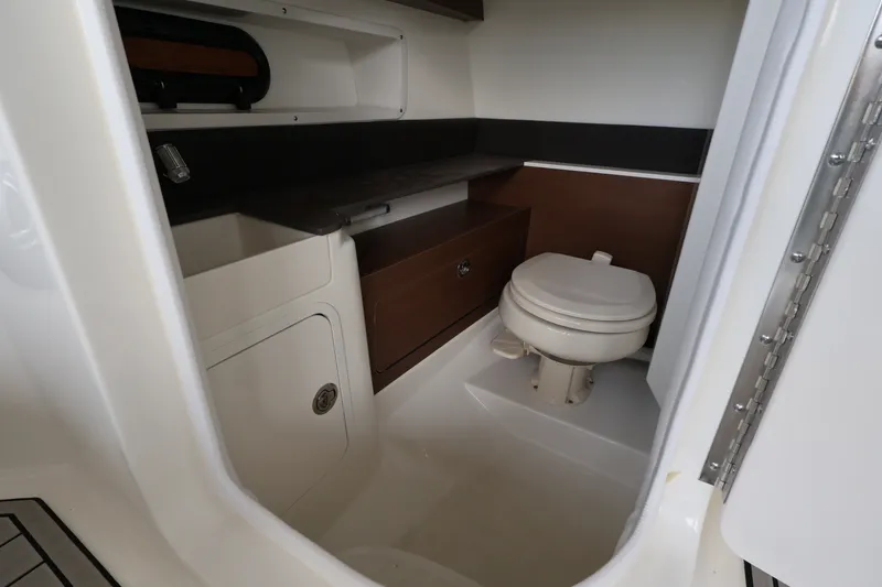 Slide: The Image of Sea Ray SDX 290 Outboard 2026 - 30