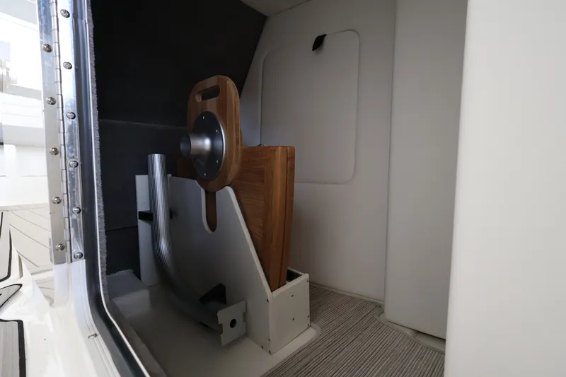 Slide: The Image of Sea Ray SDX 290 Outboard 2026 - 33