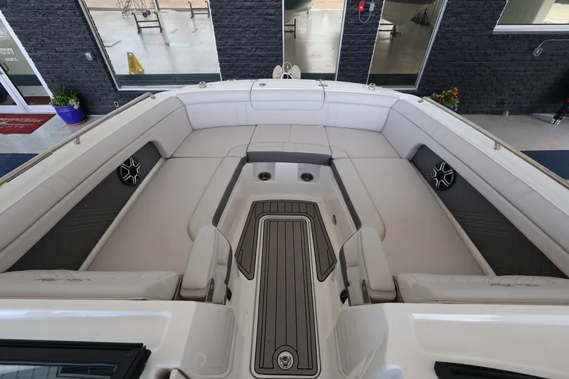 Slide: The Image of Sea Ray SDX 290 Outboard 2026 - 34