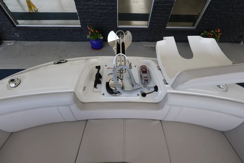 Slide: The Image of Sea Ray SDX 290 Outboard 2026 - 38