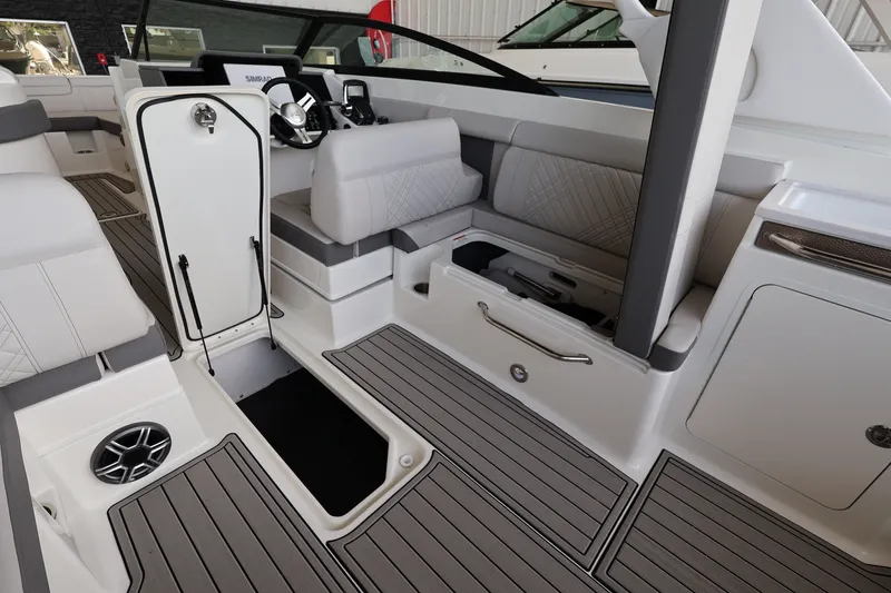 Slide: The Image of Sea Ray SDX 290 Outboard 2026 - 40
