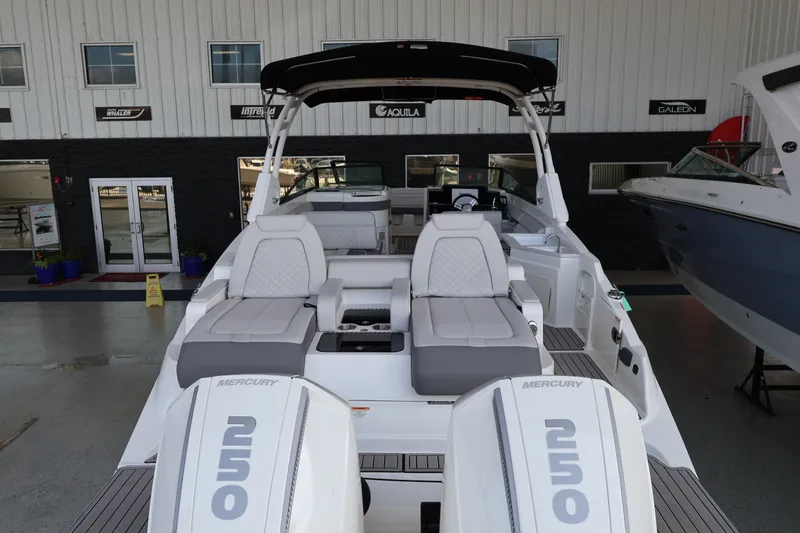 Slide: The Image of Sea Ray SDX 290 Outboard 2026 - 9