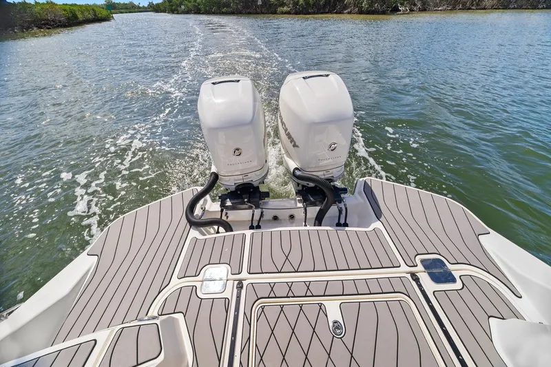 Slide: The Image of Sea Ray SLX 350 OB 2023 - 32