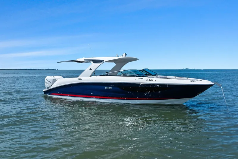Slide: The Image of Sea Ray SLX 350 OB 2023 - 1