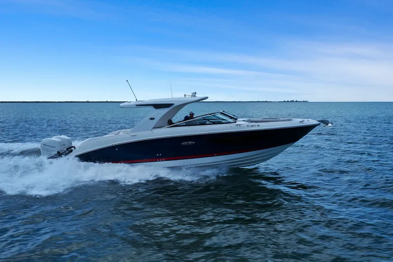 Slide: The Image of Sea Ray SLX 350 OB 2023 - 13