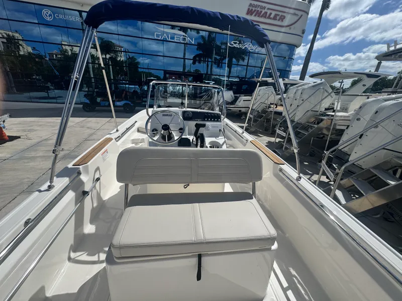 Slide: The Image of Boston Whaler 170 Montauk 2026 - 12