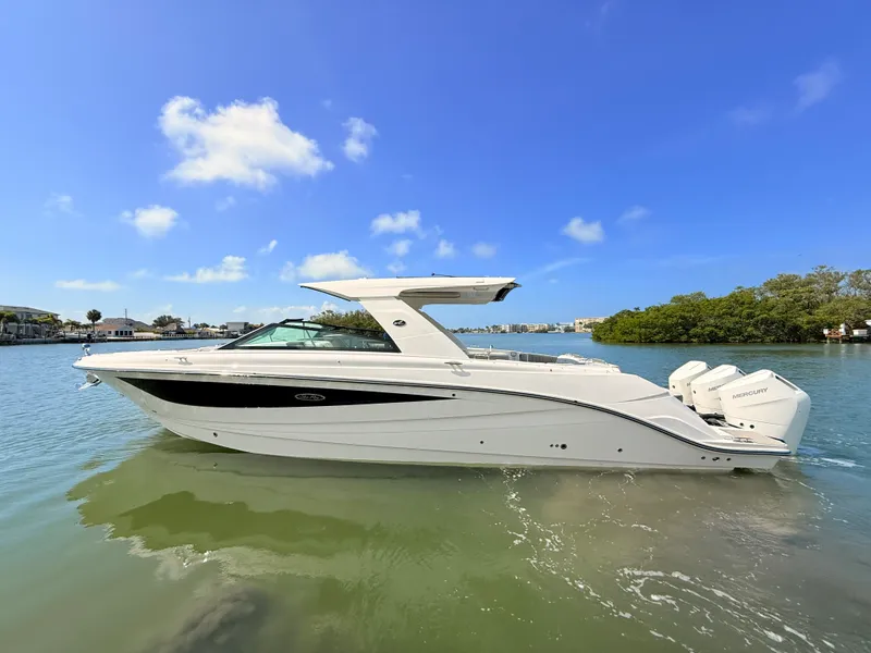 The Image of Sea Ray SLX 400 Outboard 2026 - 0