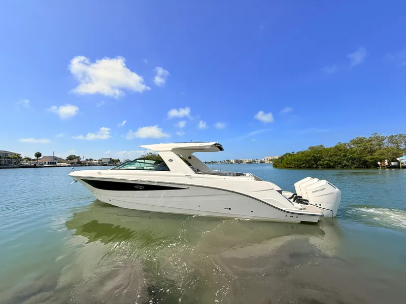 Slide: The Image of Sea Ray SLX 400 Outboard 2026 - 2