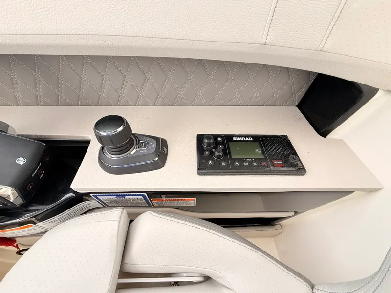 Slide: The Image of Sea Ray SLX 400 Outboard 2026 - 62