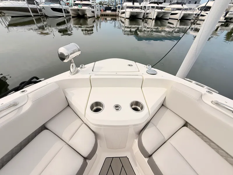 Slide: The Image of Sea Ray SLX 400 Outboard 2026 - 72
