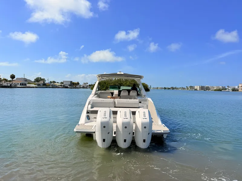 Slide: The Image of Sea Ray SLX 400 Outboard 2026 - 8