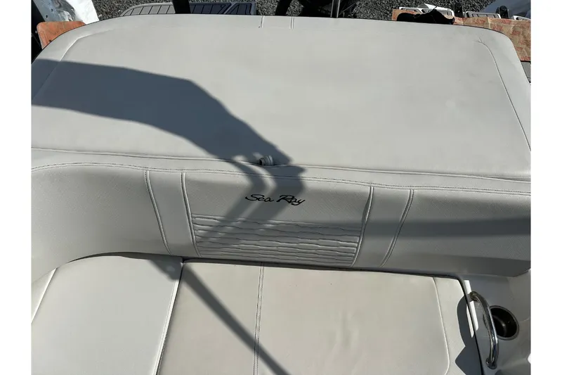 Slide: The Image of Sea Ray SPX 190 OB 2022 - 35