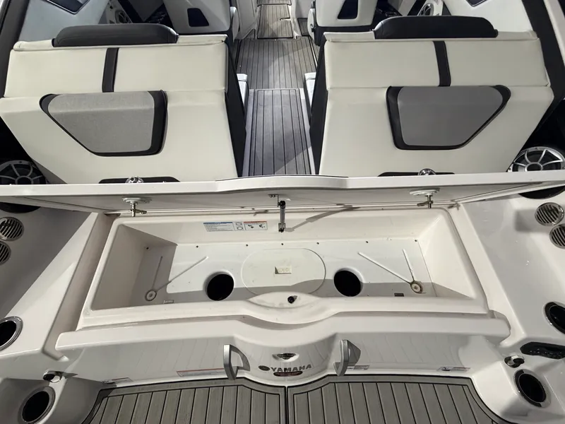 Slide: The Image of Yamaha 220 SD 2023 - 20