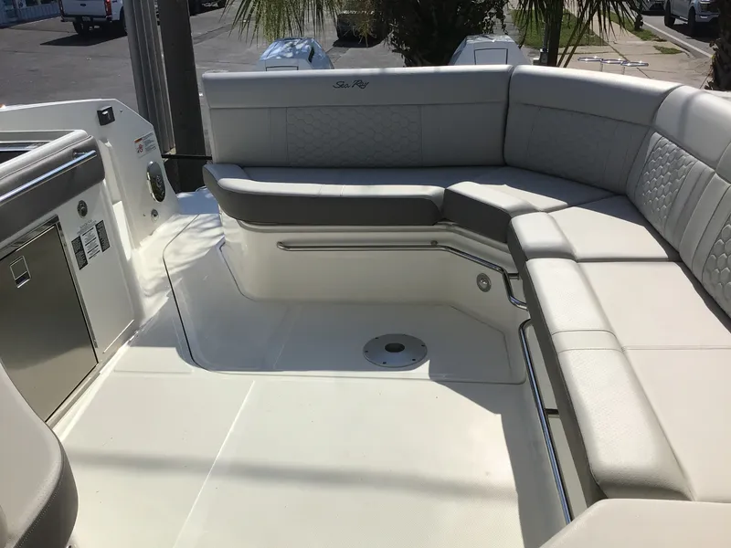 Slide: The Image of Sea Ray Sundancer 320 Outboard 2026 - 16