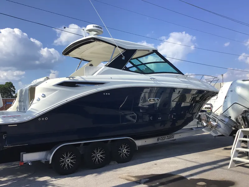 The Image of Sea Ray Sundancer 320 Outboard 2026 - 0