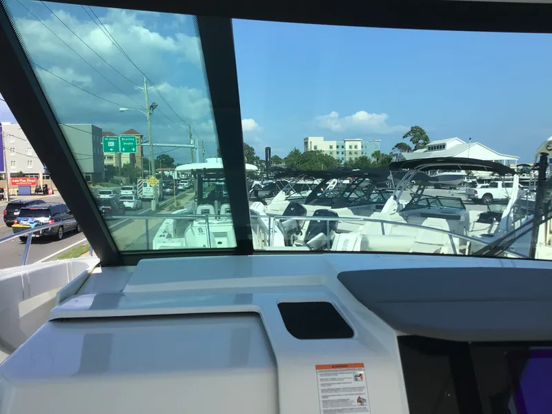 Slide: The Image of Sea Ray Sundancer 320 Outboard 2026 - 10