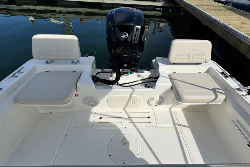 Slide: The Image of Boston Whaler 170 Montauk 2026 - 7
