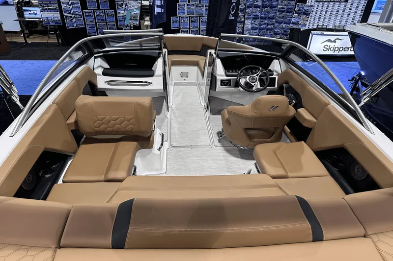 Slide: The Image of Four Winns H2 2025 - 10