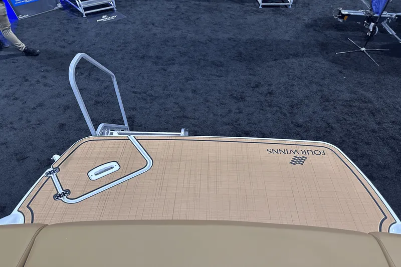 Slide: The Image of Four Winns H2 2025 - 16