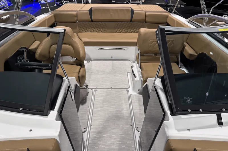 Slide: The Image of Four Winns H2 2025 - 5