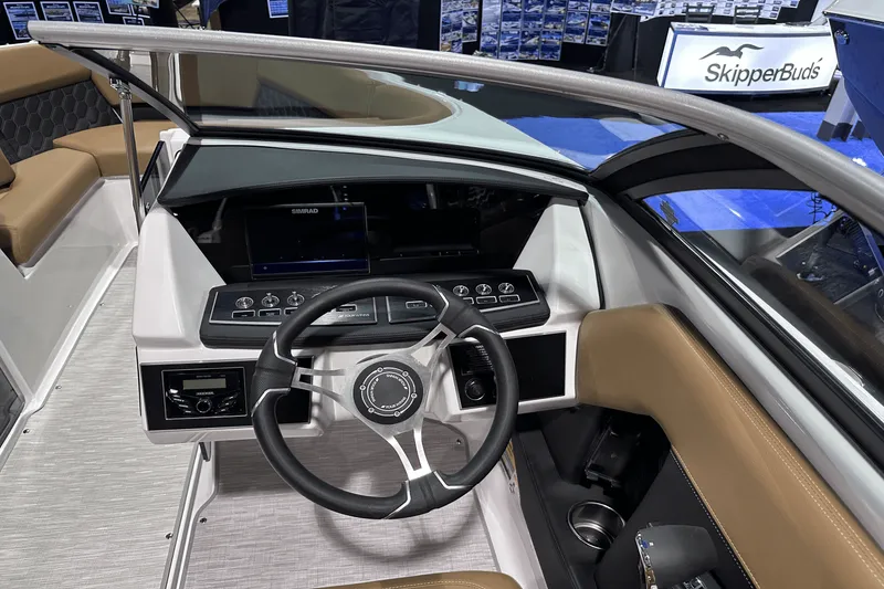 Slide: The Image of Four Winns H2 2025 - 6