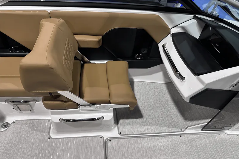 Slide: The Image of Four Winns H2 2025 - 7